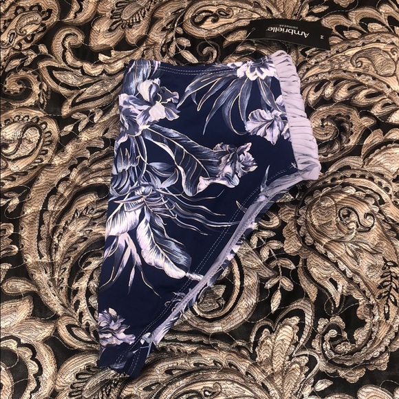 Strappy cutout swim bottoms - Picture 9 of 12